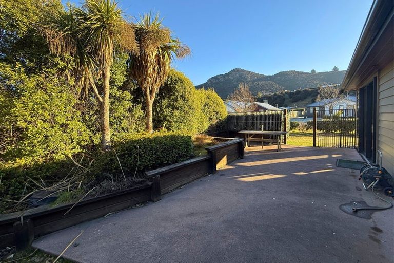 Photo of property in 8 Warbler Lane, Albert Town, Wanaka, 9305