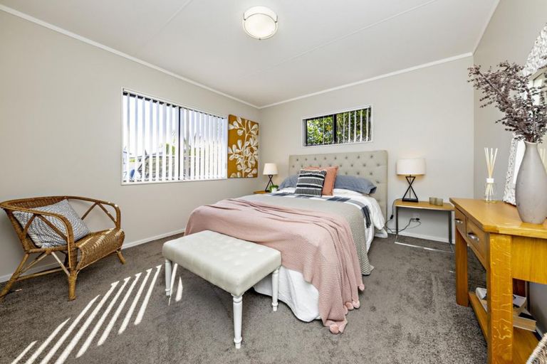 Photo of property in 104a Vine Street, Mangere East, Auckland, 2024