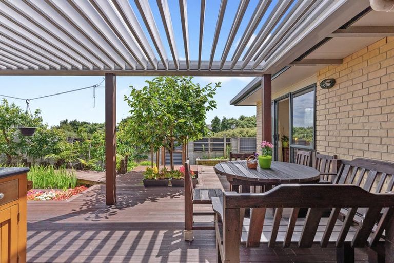 Photo of property in 9 Mohill Place, East Tamaki Heights, Auckland, 2016