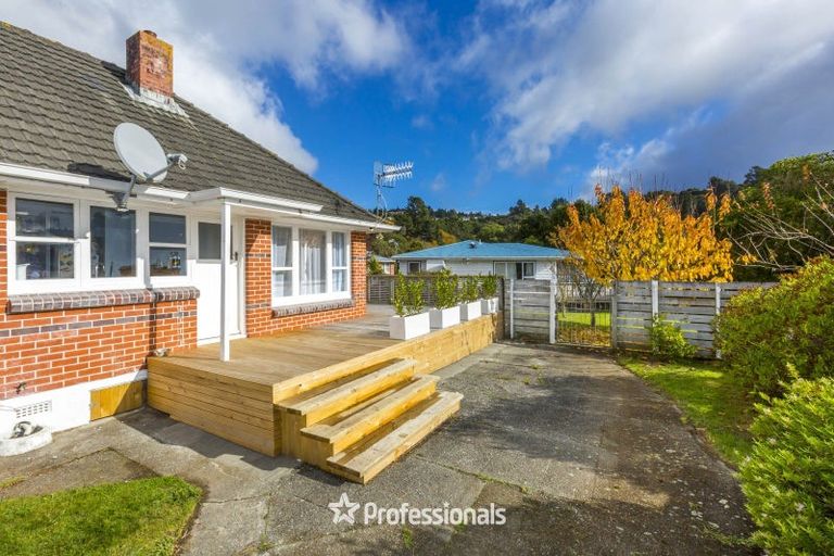 Photo of property in 7 Kapuranga Grove, Stokes Valley, Lower Hutt, 5019