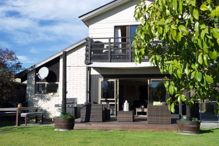 Photo of property in 2 Ebert Place, Rangiora, 7400