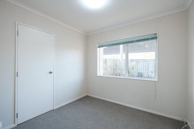 Photo of property in 2/6 Keenagh Rise, Dannemora, Auckland, 2016