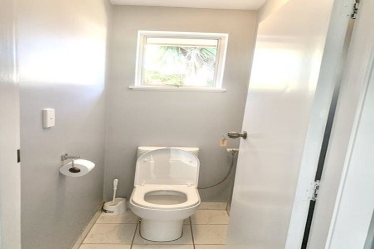 Photo of property in 2/166 Avonhead Road, Avonhead, Christchurch, 8042