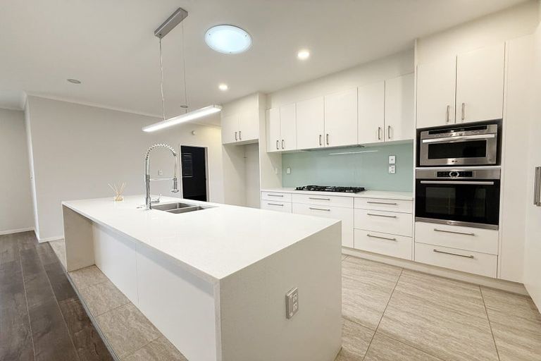 Photo of property in 33 Castlebane Drive, Flat Bush, Auckland, 2019