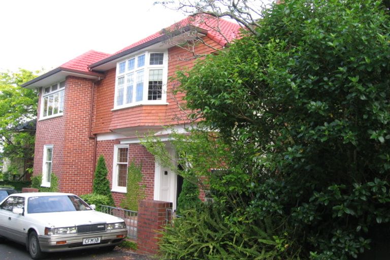 Photo of property in 128 Grafton Road, Grafton, Auckland, 1010