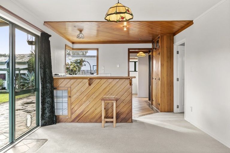 Photo of property in 11 Ronald Avenue, Glenbrook, Waiuku, 2681