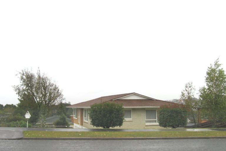 Photo of property in 32 Chelsea View Drive, Chatswood, Auckland, 0626
