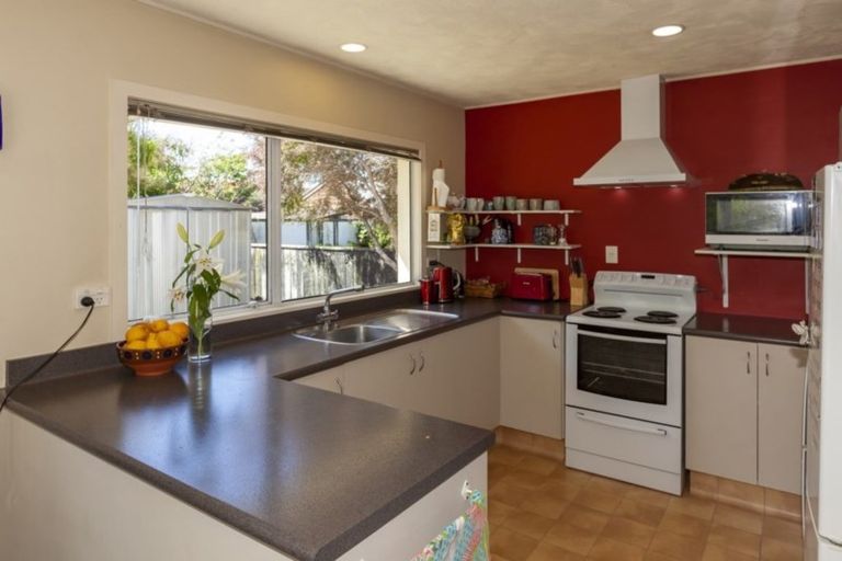 Photo of property in 4c Cedar Drive, Paraparaumu Beach, Paraparaumu, 5032