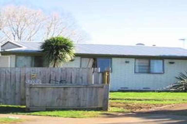 Photo of property in 20 Pukeroa Place, Papakura, 2110