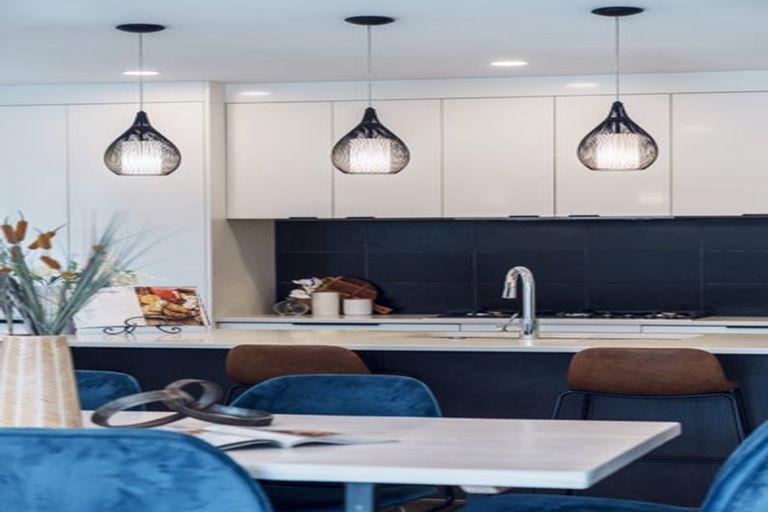 Photo of property in 25 View Road, Henderson, Auckland, 0612