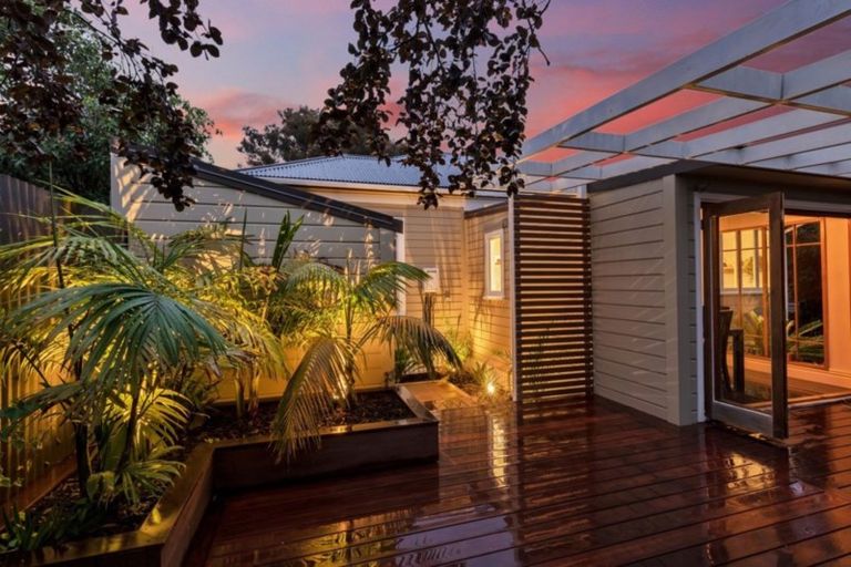 Photo of property in 2 Watkin Street, Tawhero, Whanganui, 4501