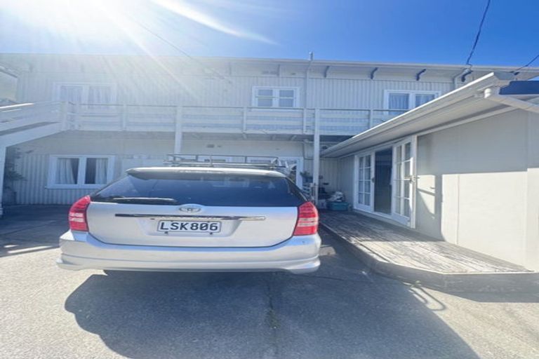 Photo of property in 5/60 Fairlie Terrace, Kelburn, Wellington, 6021