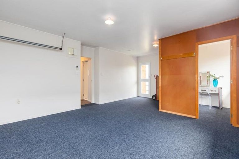 Photo of property in 3 Serrita Avenue, Sunnyhills, Auckland, 2010