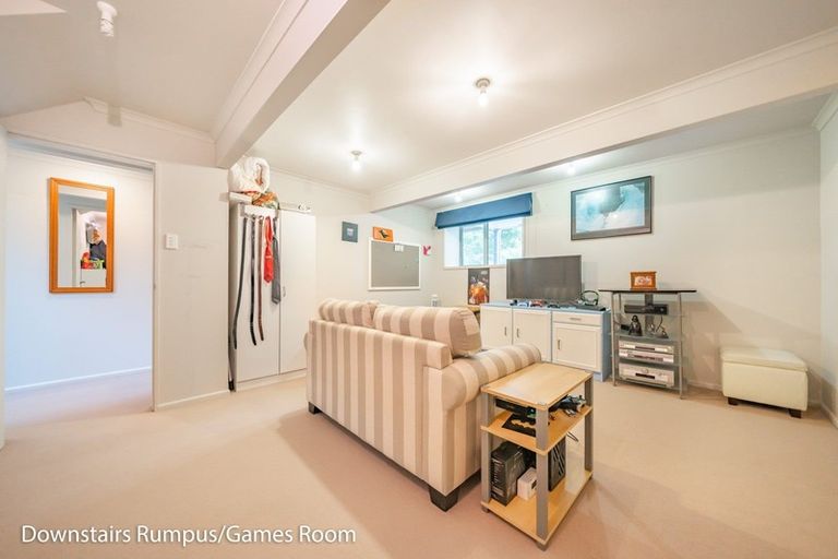 Photo of property in 40 Sunbrae Drive, Silverstream, Upper Hutt, 5019