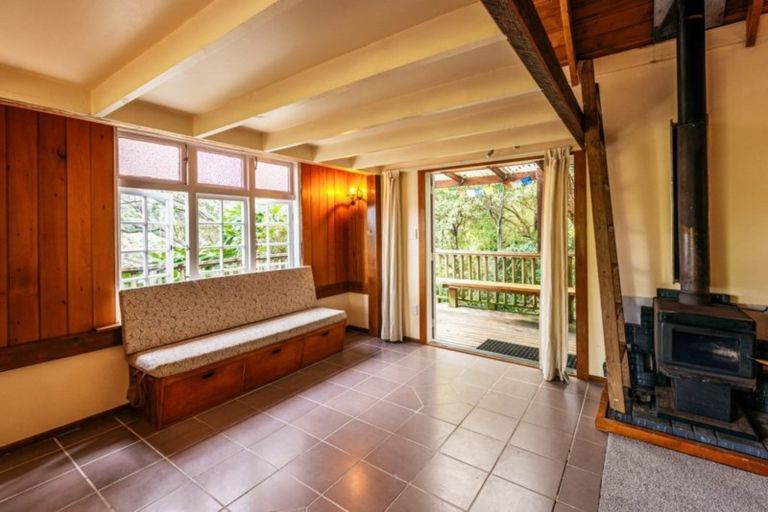 Photo of property in 35 Crescent Road East, Ostend, Waiheke Island, 1081