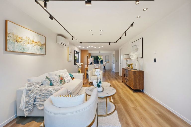 Photo of property in 15b Wilbur Place, Pakuranga Heights, Auckland, 2010