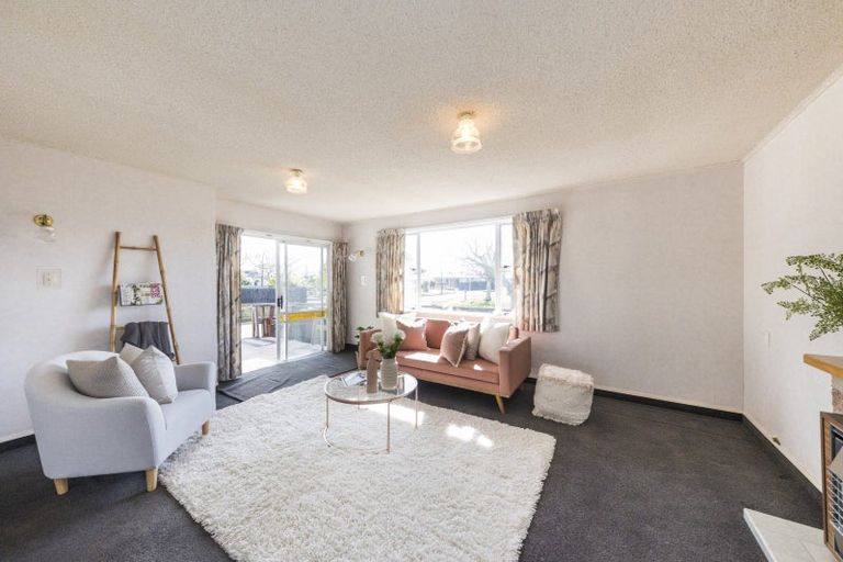 Photo of property in 16 Ellesmere Crescent, Highbury, Palmerston North, 4412