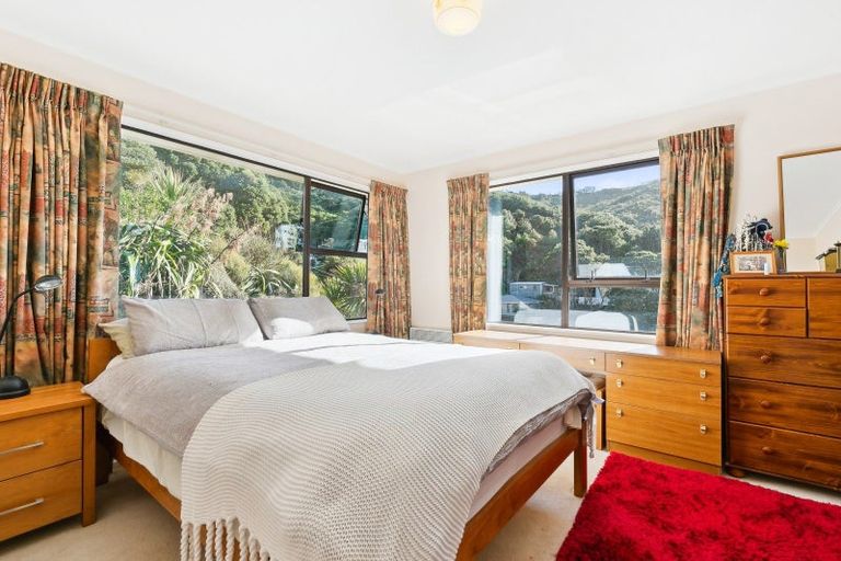 Photo of property in 19c Cave Road, Houghton Bay, Wellington, 6023