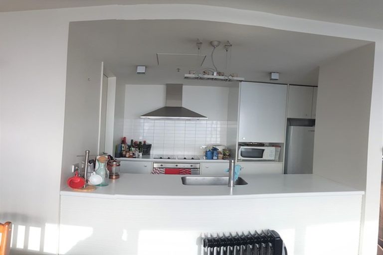 Photo of property in Montreaux Apartments, 2j/164 The Terrace, Wellington Central, Wellington, 6011