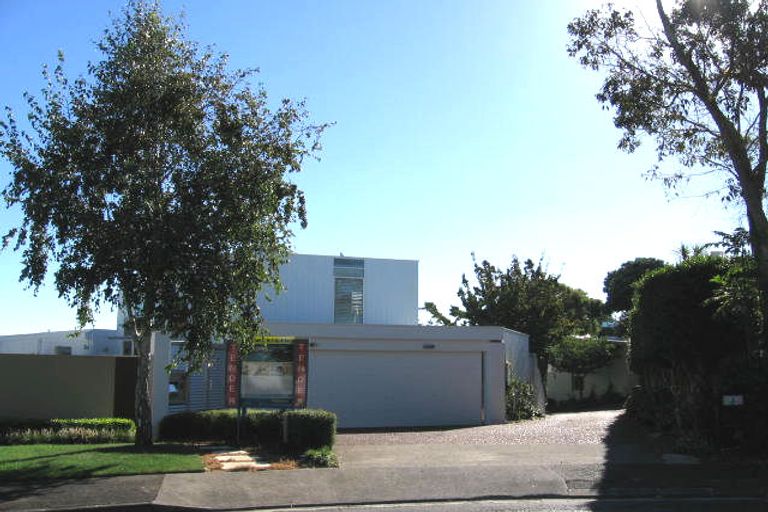 Photo of property in 6 Eric Price Avenue, Takapuna, Auckland, 0620