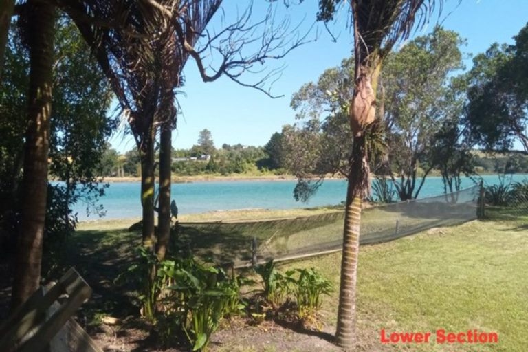 Photo of property in 41 Pohutukawa Avenue, Shelly Park, Auckland, 2014