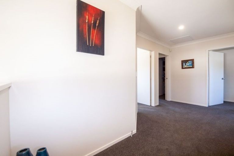 Photo of property in 55 Lakewood Avenue, Churton Park, Wellington, 6037