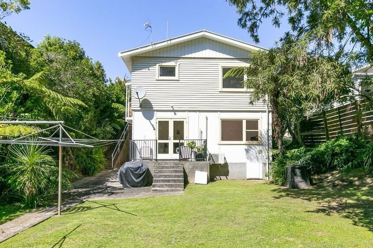 Photo of property in 8 Cross Street, Karori, Wellington, 6012