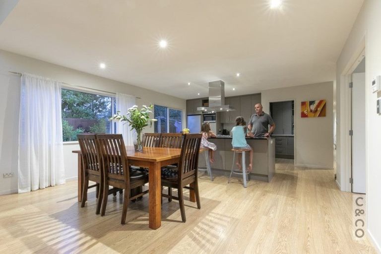 Photo of property in 12 Crabb Fields Lane, Riverhead, 0820