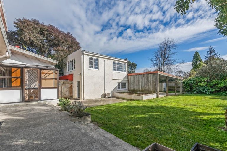 Photo of property in 15 Hardie Street, Hokowhitu, Palmerston North, 4410