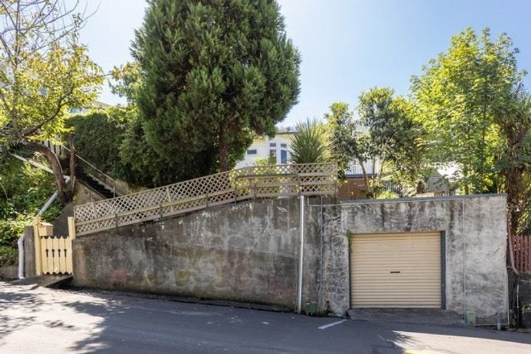 Photo of property in 26 Coote Road, Bluff Hill, Napier, 4110