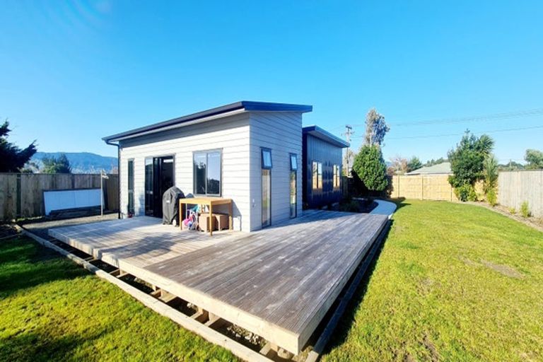 Photo of property in 100 Atkinson Avenue, Otaki Beach, Otaki, 5512