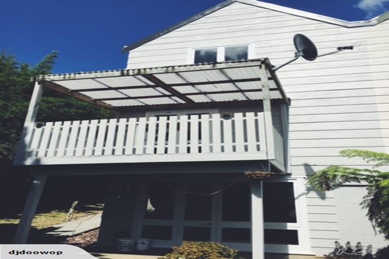 Photo of property in 1/15 Titiwai Place, Birkenhead, Auckland, 0626