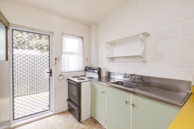 Photo of property in 2/364 Featherston Street, Palmerston North, 4414