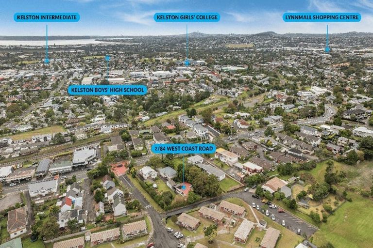 Photo of property in 2/84 West Coast Road, Glen Eden, Auckland, 0602