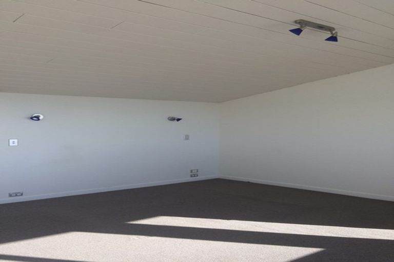 Photo of property in 23 Churchill Road, Murrays Bay, Auckland, 0630