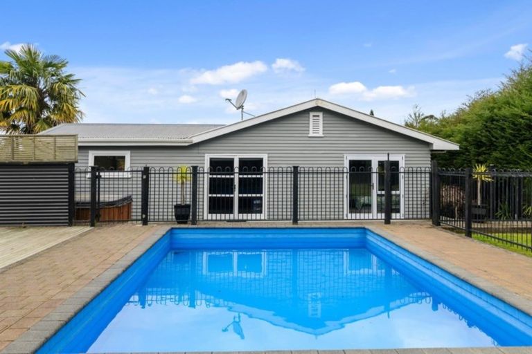Photo of property in 1 Wharepaina Crescent, Springfield, Rotorua, 3015