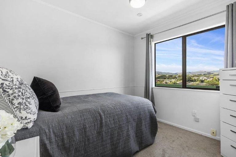 Photo of property in 22 Shackle Lane, Whitby, Porirua, 5024