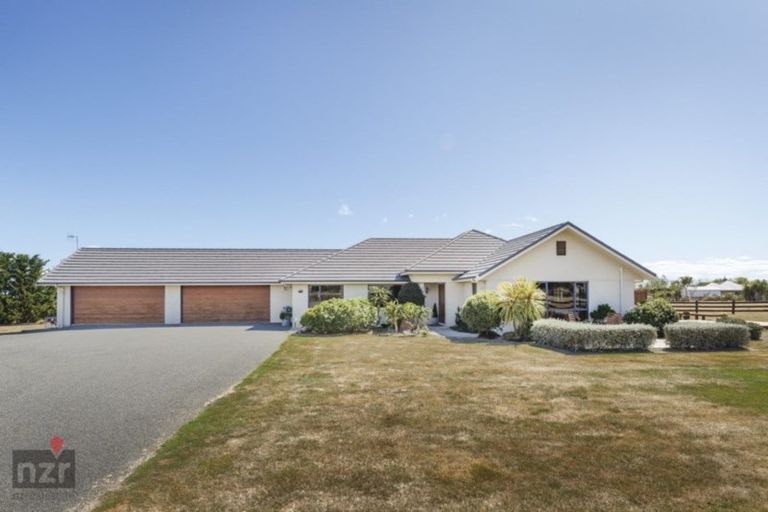 Photo of property in 75 Spur Road West, Colyton, Feilding, 4775