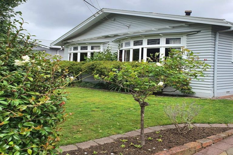 Photo of property in 21 Riverside Drive, Waiwhetu, Lower Hutt, 5010