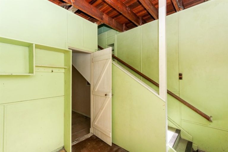 Photo of property in 5 Rimu Street, Strandon, New Plymouth, 4312