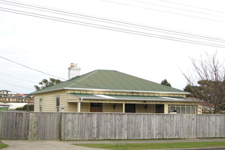 Photo of property in 59 Omata Road, Marfell, New Plymouth, 4310