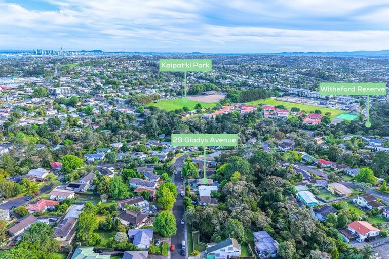 Photo of property in 29 Gladys Avenue, Glenfield, Auckland, 0629