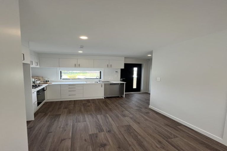 Photo of property in 11a Welby Place, Mangere, Auckland, 2022