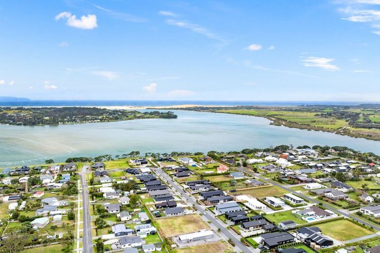 Photo of property in 23 William Gilbert Drive, Mangawhai, 0505