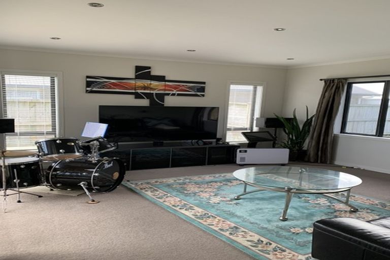 Photo of property in 37 Piwakawaka Court, Rototuna North, Hamilton, 3210