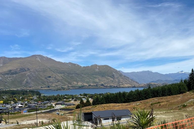 Photo of property in 13 Akitu Rise, Wanaka, 9305