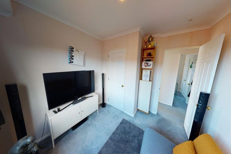 Photo of property in 1 Warwick Place, Springvale, Whanganui, 4501