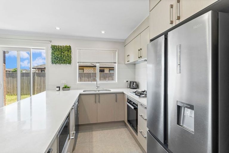 Photo of property in 28 Rainsford Road, Pukekohe, 2120