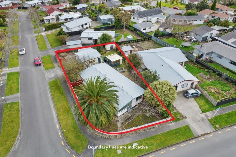 Photo of property in 2 Newton Place, Westbrook, Palmerston North, 4412