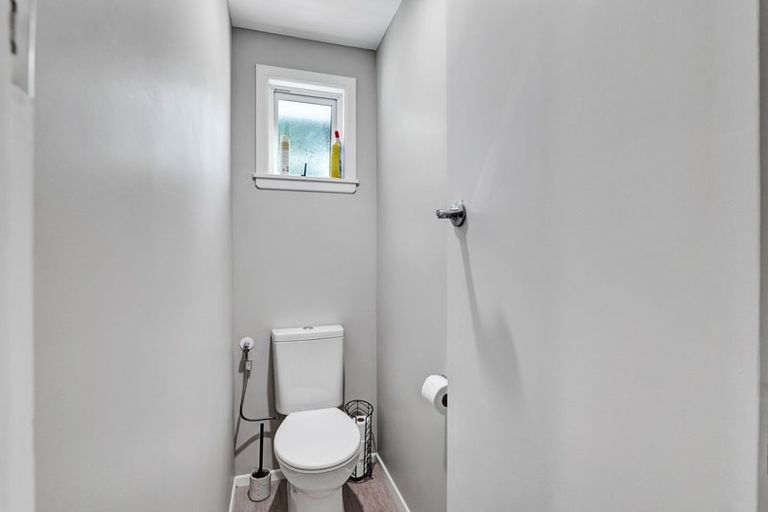 Photo of property in 9 Kenmore Street, Westown, New Plymouth, 4310